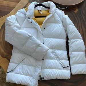 women‘s nike white jacket